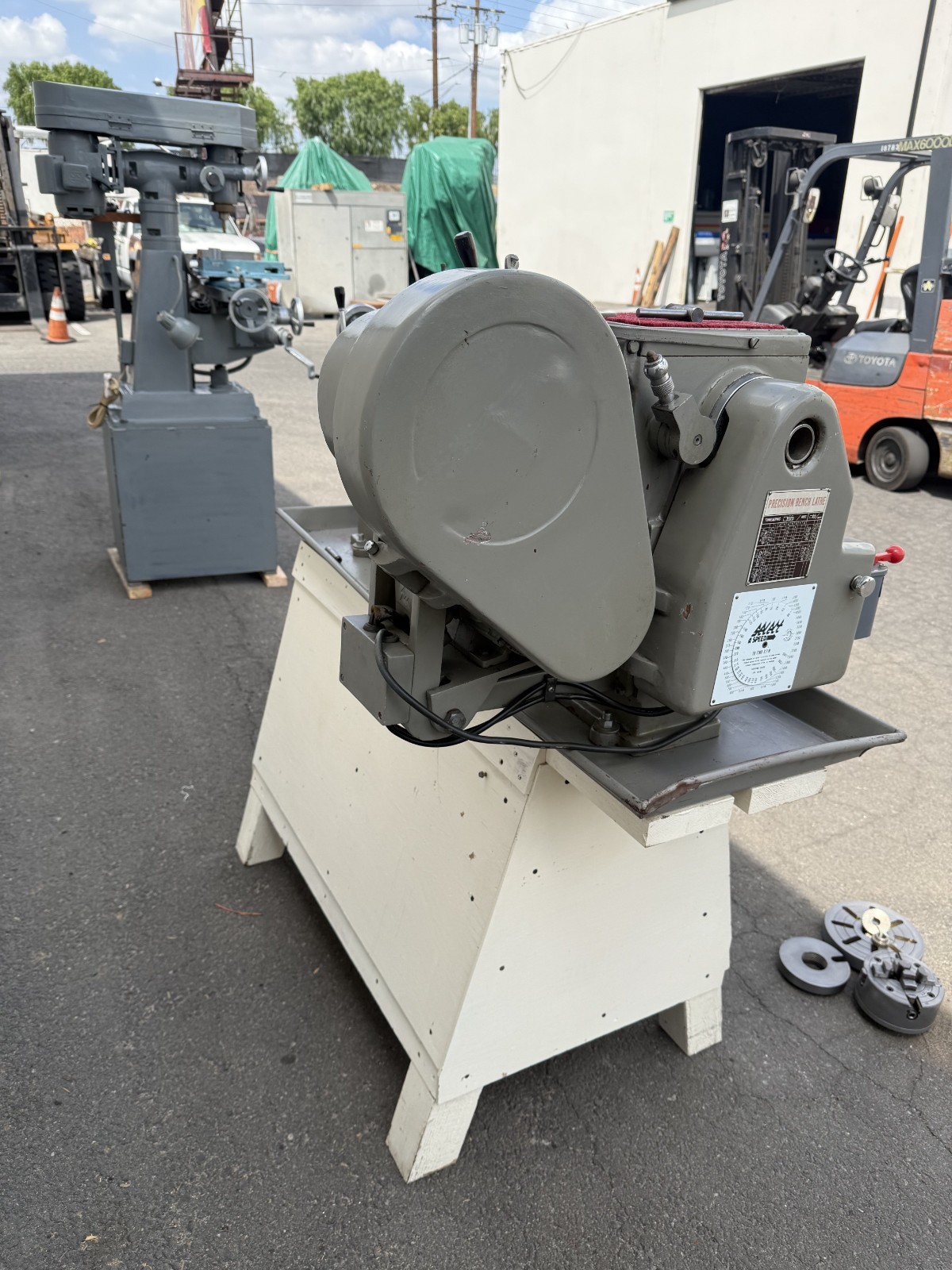 10" x 24" Select #1024B, Lathe, 6" swing over cross slide, 60-1250 RPM, tool post, 1-shot lube, Steady Rest - Image 4