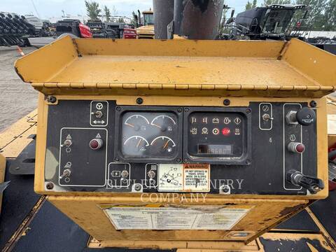 Caterpillar AP-1000D, Asphalt Paver, 9044 hours, S/N: EAD00376, 2010 - Image 5
