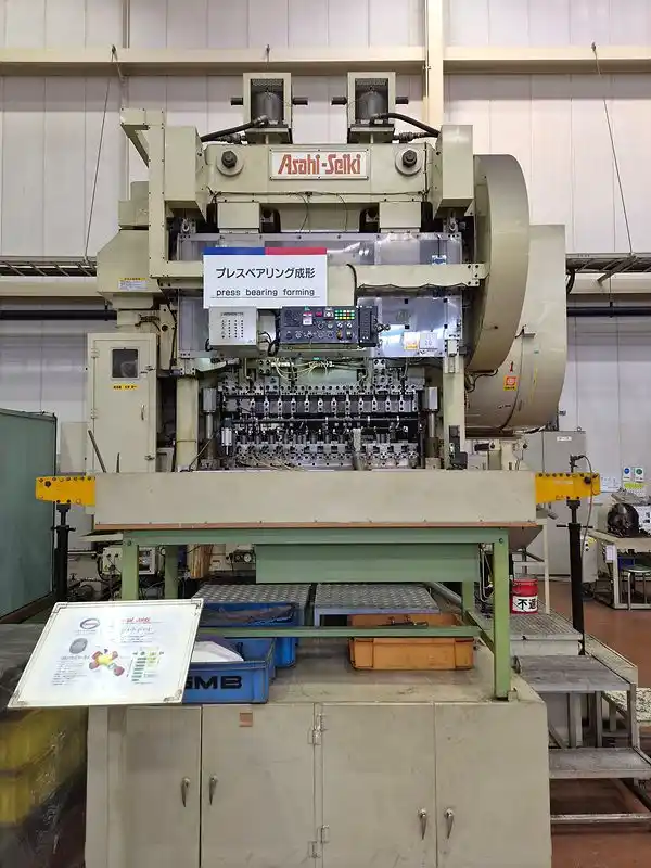 150 Ton, Asahi #TP-150, transfer press, 5" stroke, 20.7'Shut Height, 14 stations, 60 HP, 25-60 SPM, 2002 - Image 1