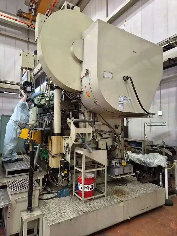 150 Ton, Asahi #TP-150, transfer press, 5" stroke, 20.7'Shut Height, 14 stations, 60 HP, 25-60 SPM, 2002 - Image 2