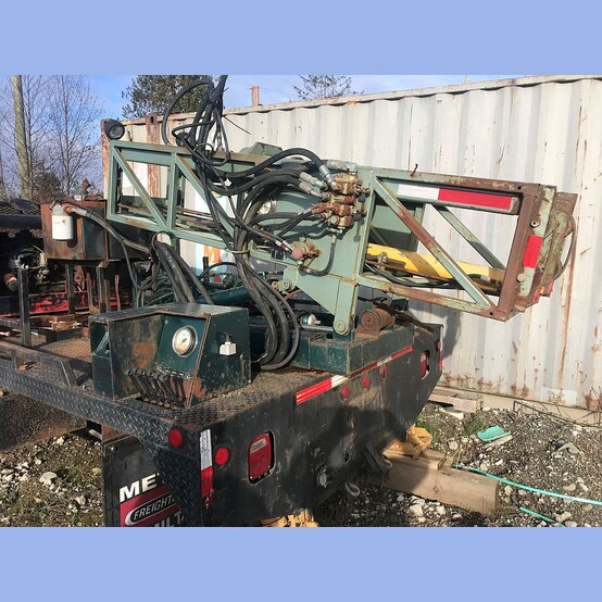 Drill Rig #AD-8000, mounted on Ford F550, 60' of 6" hollow core auger, 30' drill rod - Image 2