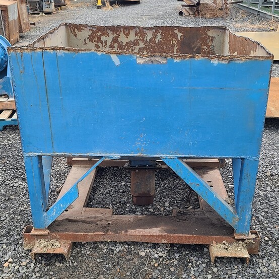 32 cu. ft. Square Steel Feed Hopper, 4' x 4' x 21" deep, 6" diameter discharge with gate valve, on skid - Image 4