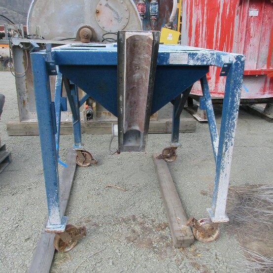 B.width Sinclair #CON-3, Auger Feed Hopper, for 6" diameter auger, Bin-Dicator level switch, on casters, 51" - Image 2