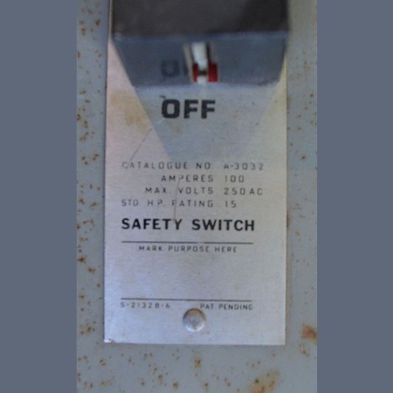 100 Amp. CEB, Disconnect Switch, 240 Volts, single phase - Image 2
