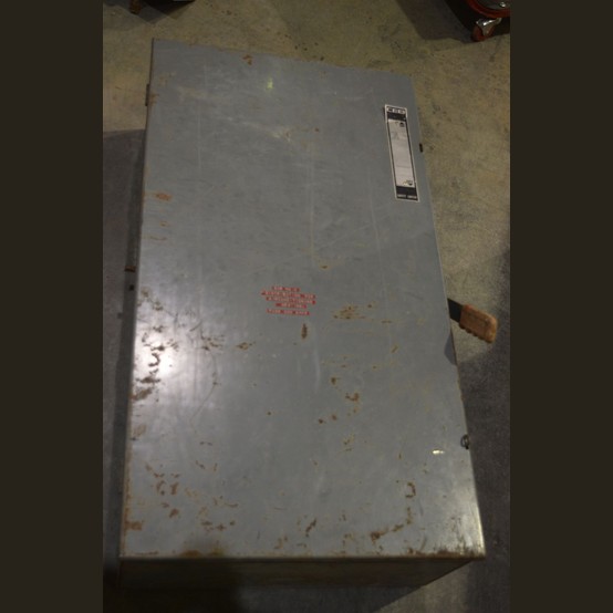 400 Amp. CEB, Fusible Disconnect Switch, 3 phase - Image 1