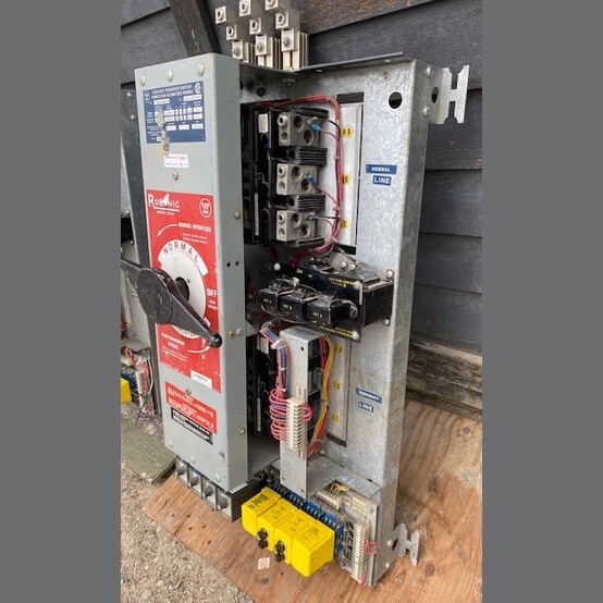 400 Amp. Westinghouse #R03400M, automatic transfer switch, 600 Volts, 3 phase (2 available) - Image 7