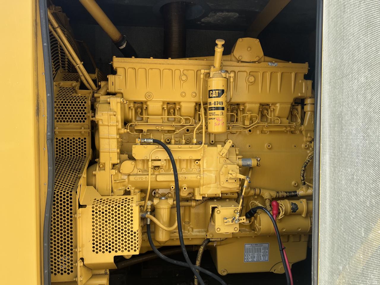 300 KW Caterpillar #SR-4B, Diesel Generator Set, 208 Volts, 1800 RPM, circuit breaker, 3PH, 616 hours, 1999 - Image 7