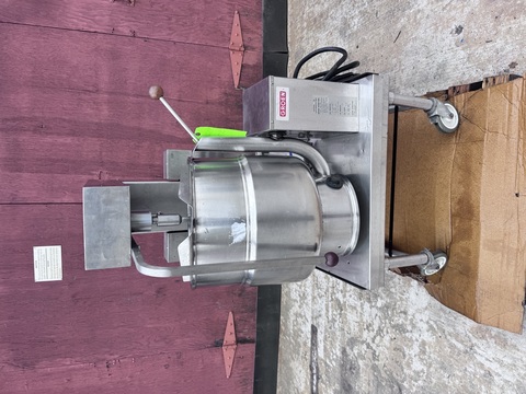10 gallon Groen #TDB/7-40, Electrically Heated Steam-Jacketed Kettle w/ Scraper Agitator, 50 psi @ 300°F - Image 2