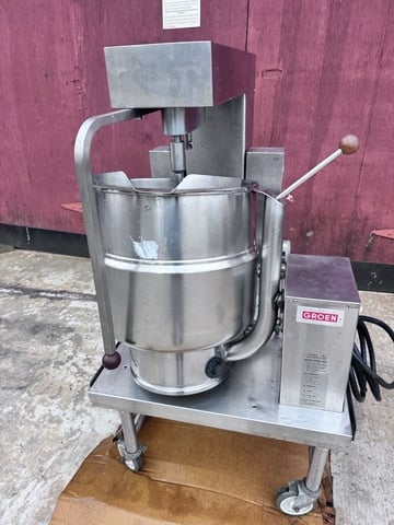 10 gallon Groen #TDB/7-40, Electrically Heated Steam-Jacketed Kettle w/ Scraper Agitator, 50 psi @ 300°F - Image 3