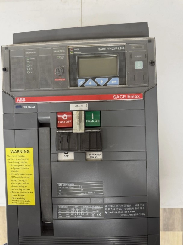 2000 Amps, ABB, E2B SACE Emax Series, Low-Voltage Air Circuit Breaker, 690 Volt AC, PR123/P LSIG trip unit - Image 1