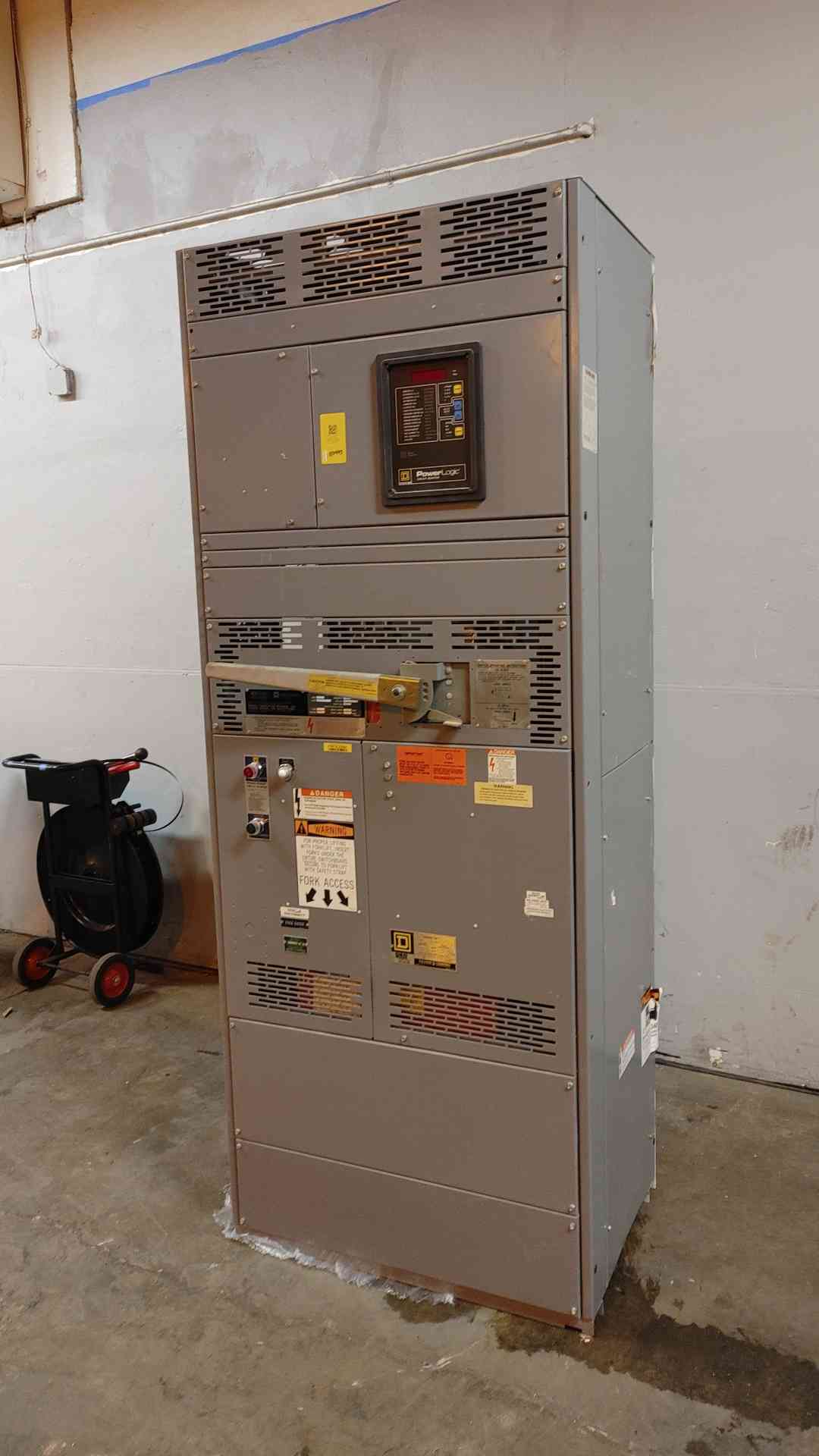 2000 Amps, Square D Power Style QED, switchboard, 480Y/277 Volts, 3 phase, 4 wire, bypass switch & meter - Image 2