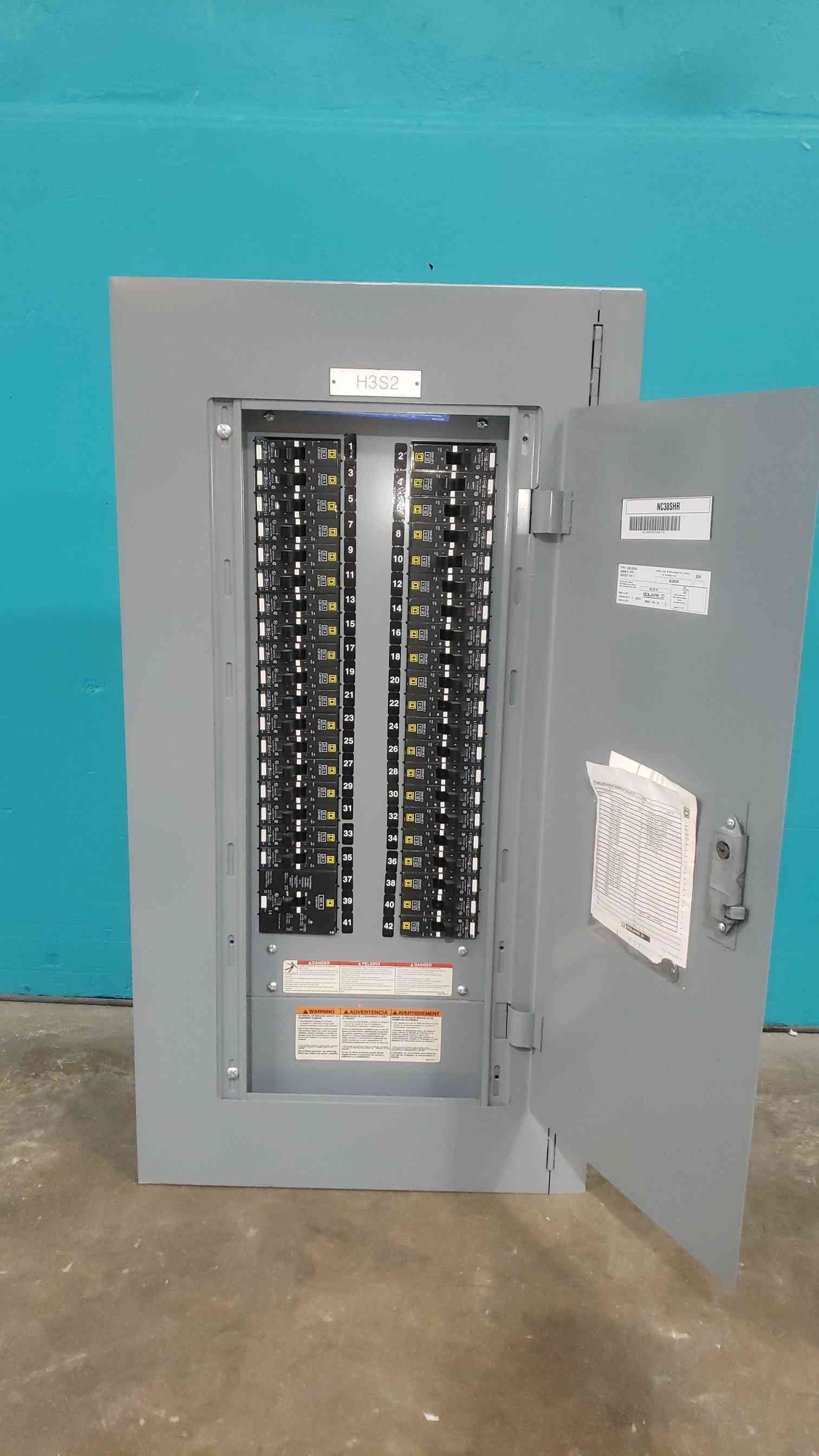 100 Amp. Square D NF, panelboard, 480Y/277 Volts, 3 phase, 42 circuits - Image 1