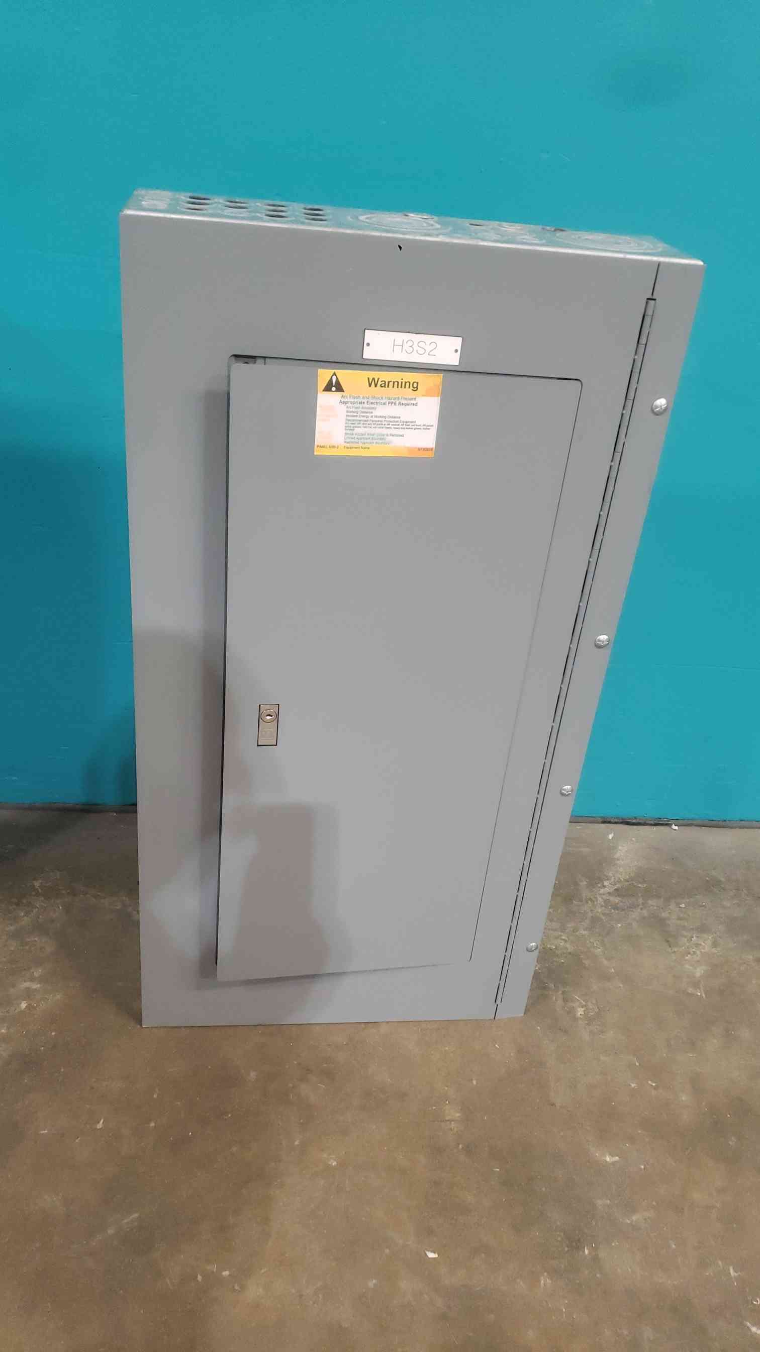 100 Amp. Square D NF, panelboard, 480Y/277 Volts, 3 phase, 42 circuits - Image 3