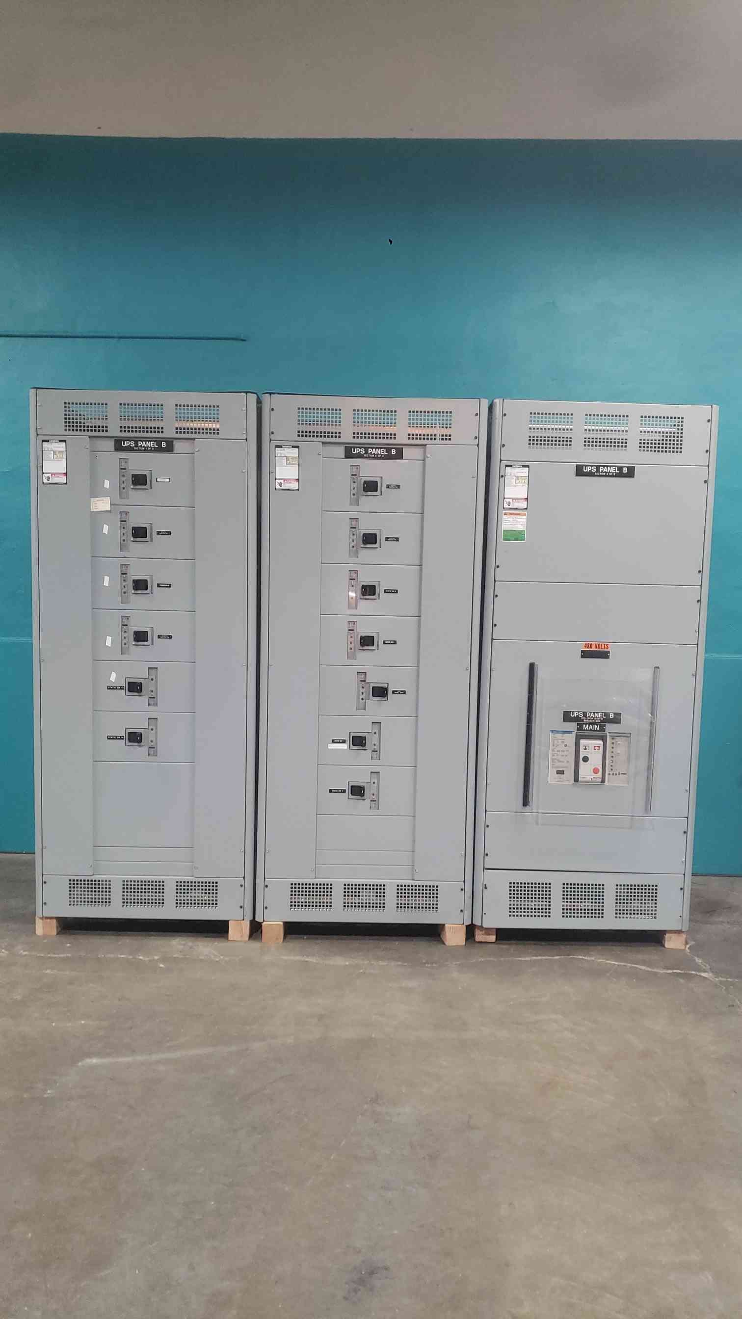 1600 Amps, Siemens #SBA2016, switchboard lineup, 3 sections, 480Y/277 Volts, 3 phase, 65 kA AIC, 13 feeder - Image 1