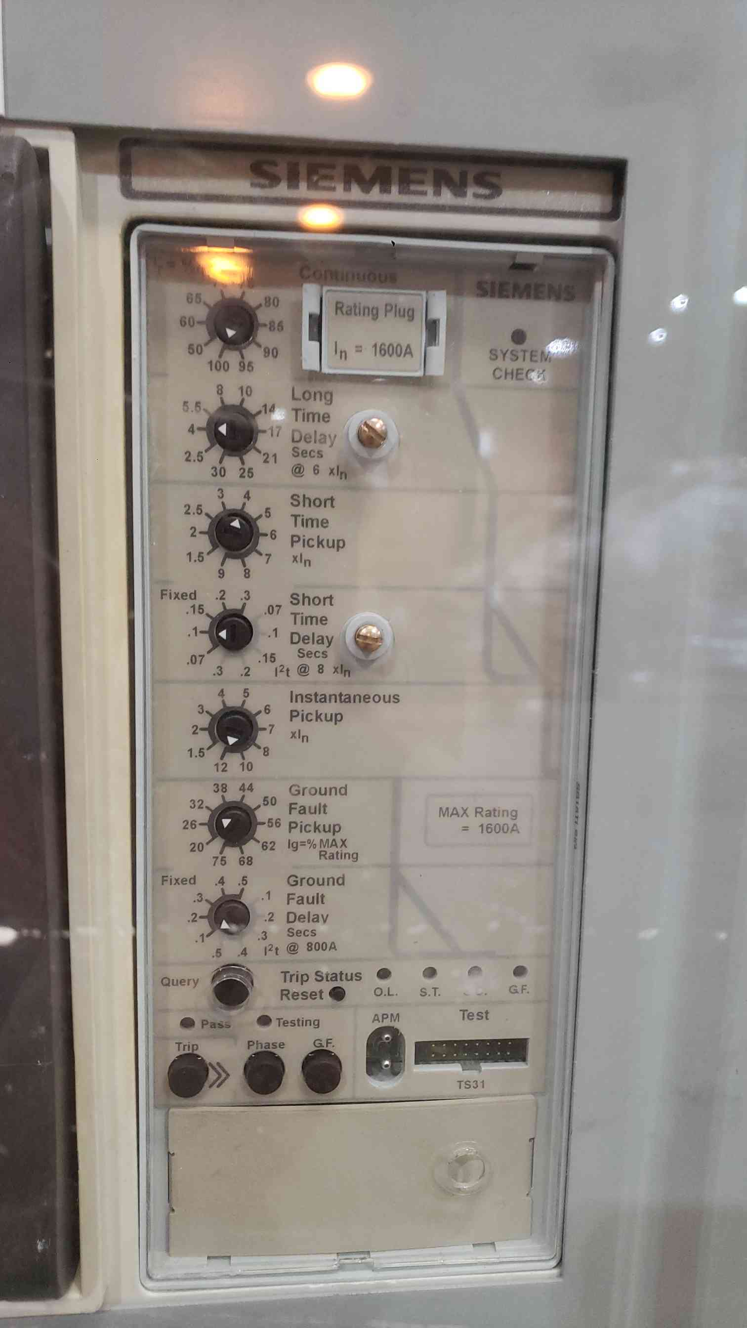 1600 Amps, Siemens #SBA2016, switchboard lineup, 3 sections, 480Y/277 Volts, 3 phase, 65 kA AIC, 13 feeder - Image 7