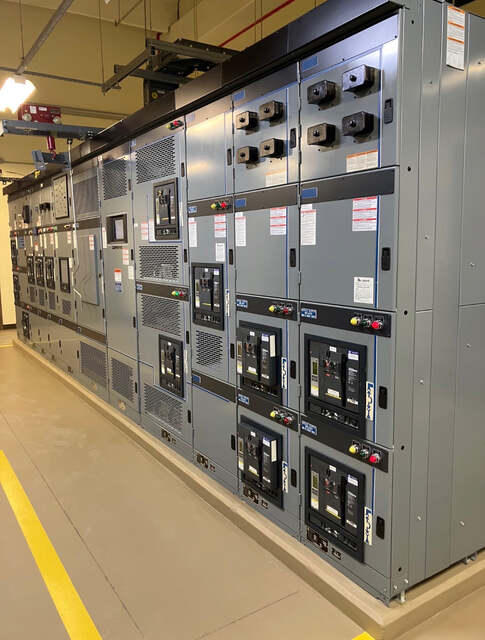 3200 Amps, Square D #Powerzone-4, Switchgear, 480 Volts - Image 1