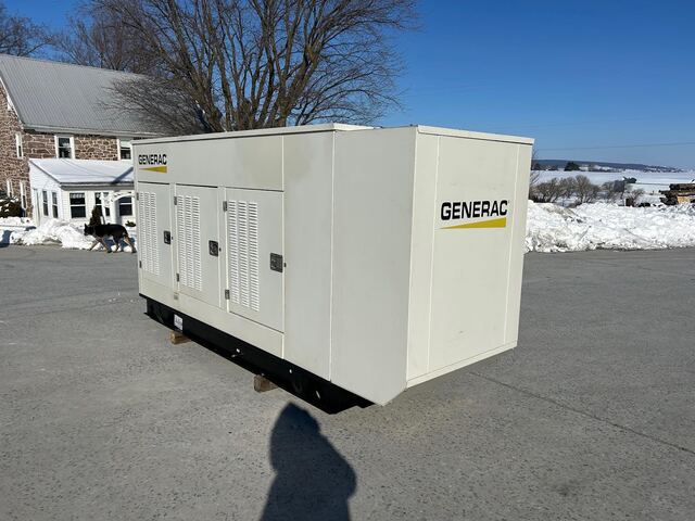 80 KW Generac, natural gas/LP generator, enclosed, 3 phase, 398 hours - Image 3