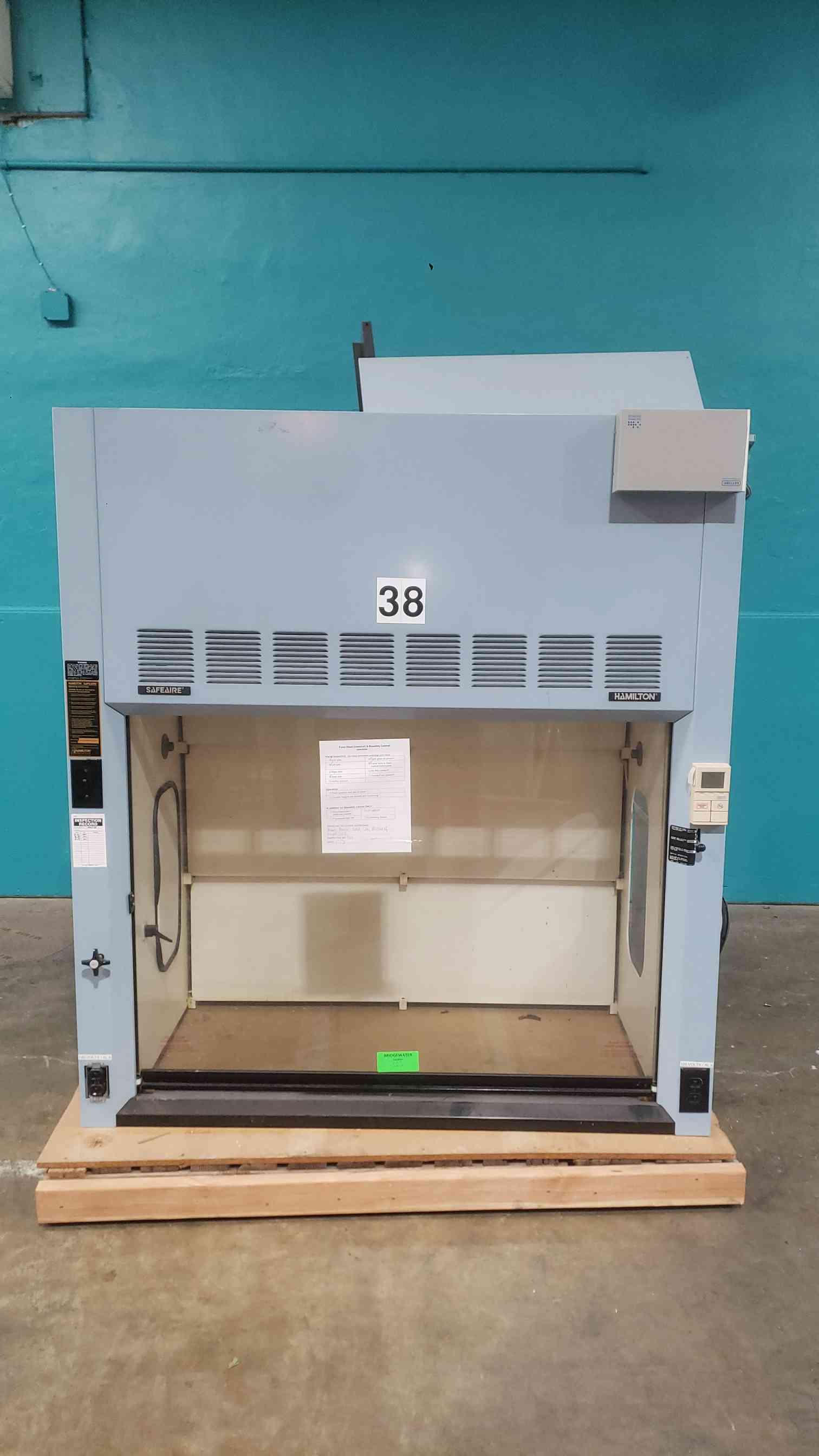 Hamilton #Safe-Aire, 5' chemical fume hood, 60" benchtop, w/airflow monitor - Image 1