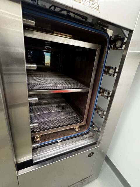 Primus #PSS5, steam sterilizer, 26" x 26" x 49" chamber, 45 psi (2 available) - Image 6