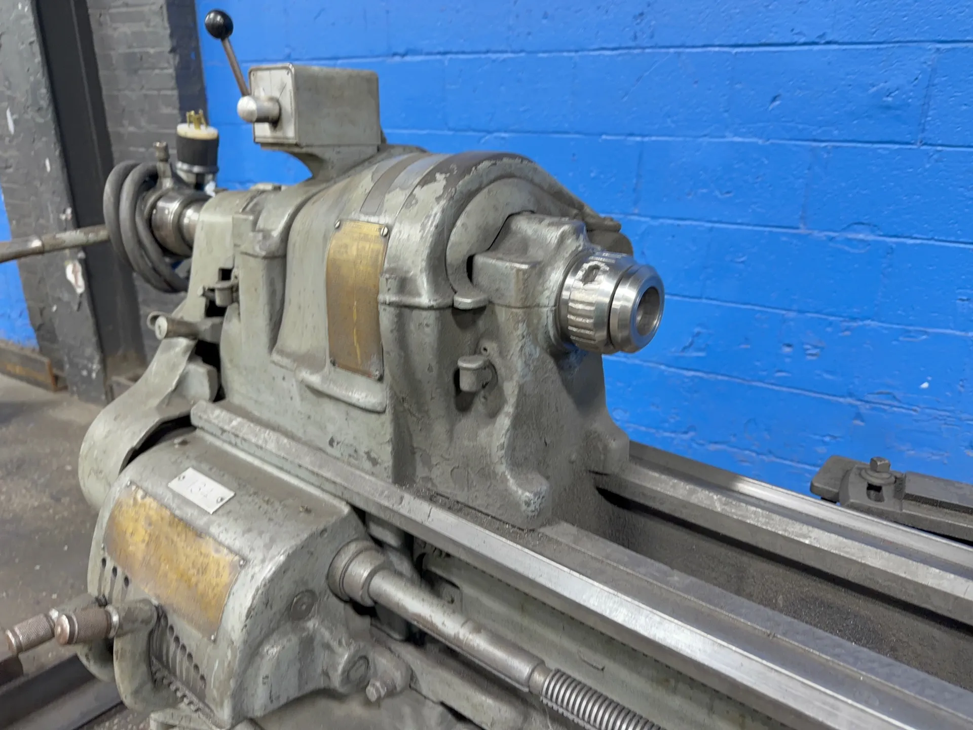 14" x 30" South Bend #DL81453, engine lathe, 1" bore, Aloris tool post, tailstock - Image 2
