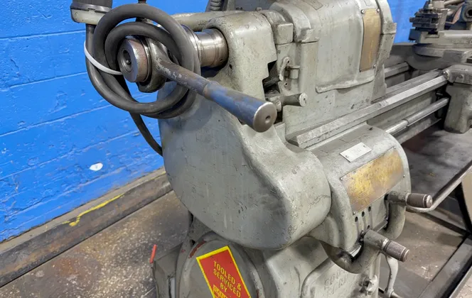 14" x 30" South Bend #DL81453, engine lathe, 1" bore, Aloris tool post, tailstock - Image 9