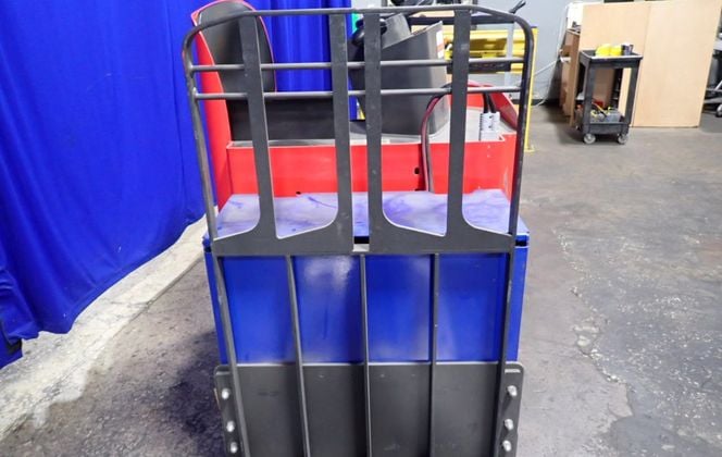 6000 lb. Raymond #8900, electric rider pallet jack, 9" x 96" forks, 5" lift height - Image 5