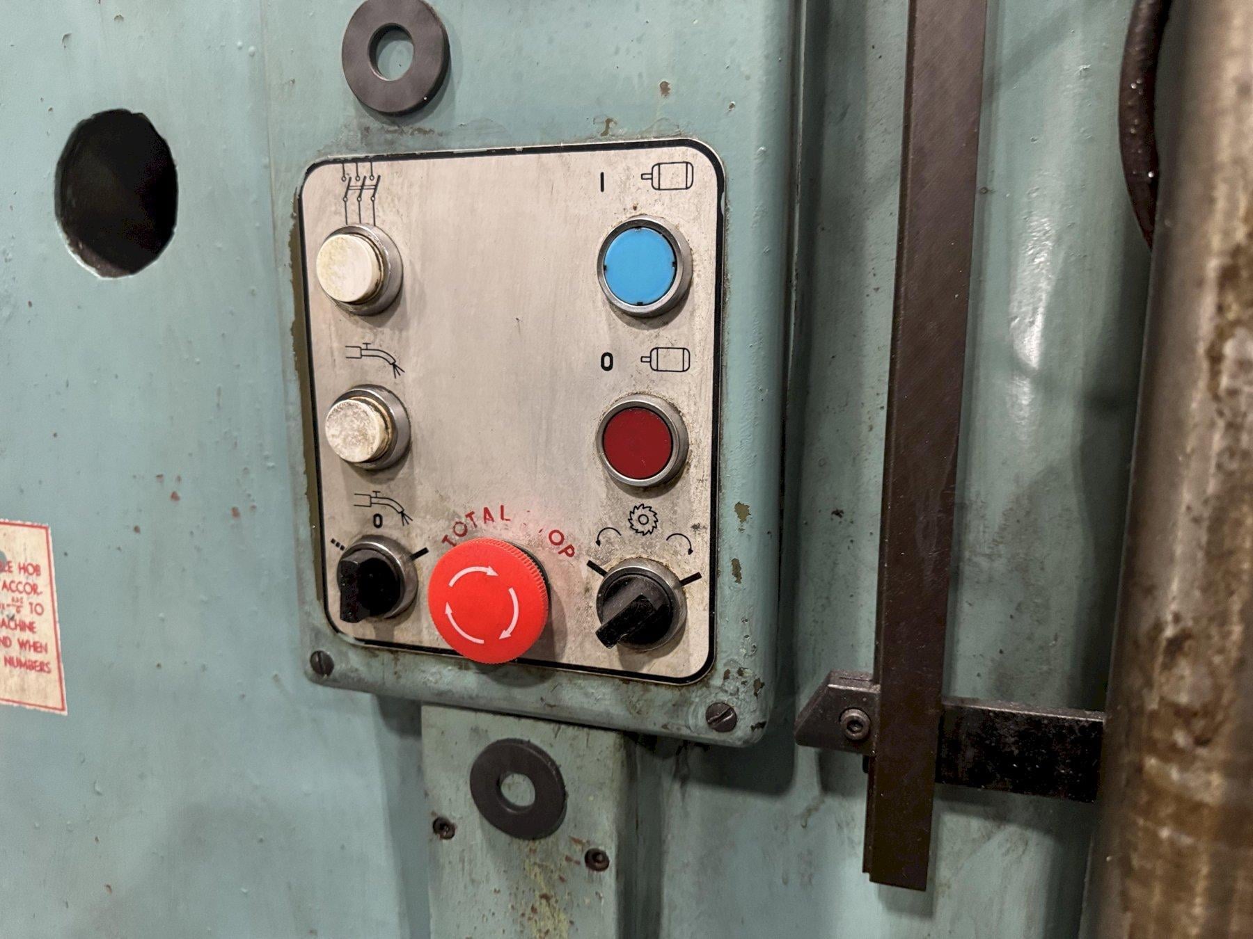 Tos #FO16, vertical gear hobbing machine, 62.3" cutting diameter, 22.04" cutting length, 4-16 module - Image 4
