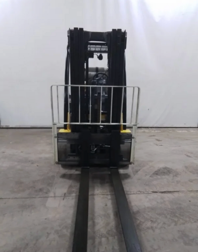 8000 lb. Yale #GLC080VX, LPG forklift, 3-stage mast, 3-way hydraulic controls, side shift, cushion tires - Image 2