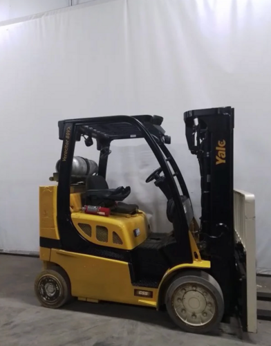 8000 lb. Yale #GLC080VX, LPG forklift, 3-stage mast, 3-way hydraulic controls, side shift, cushion tires - Image 3