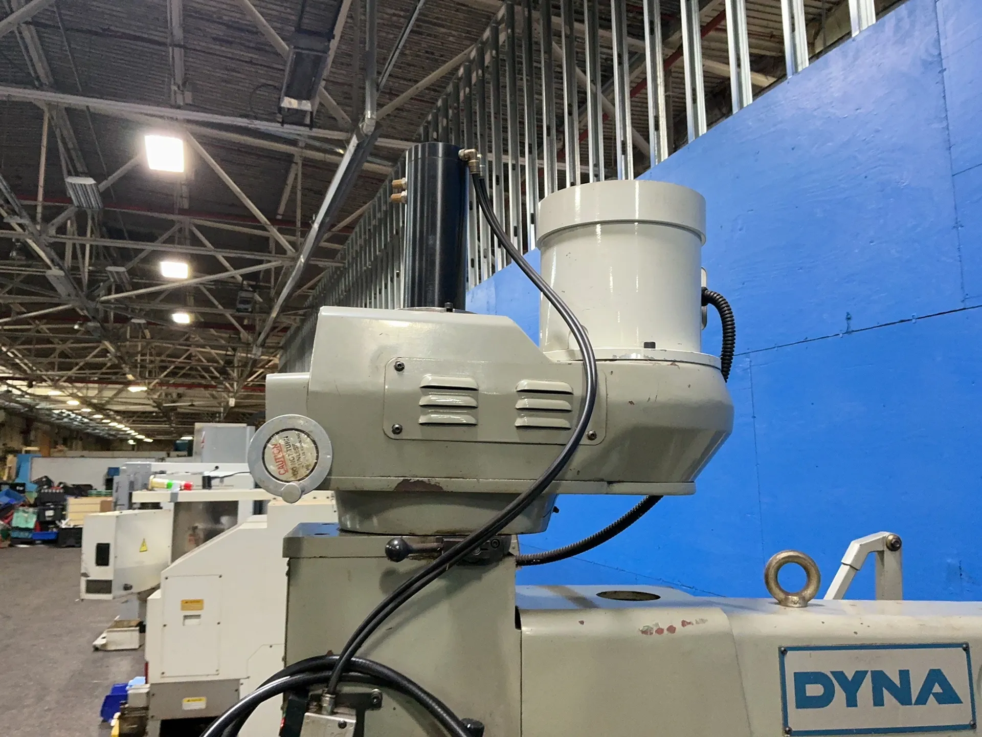 Dyna #EM3116, CNC vertical mill, 10" x 50" table, Dyna control - Image 4