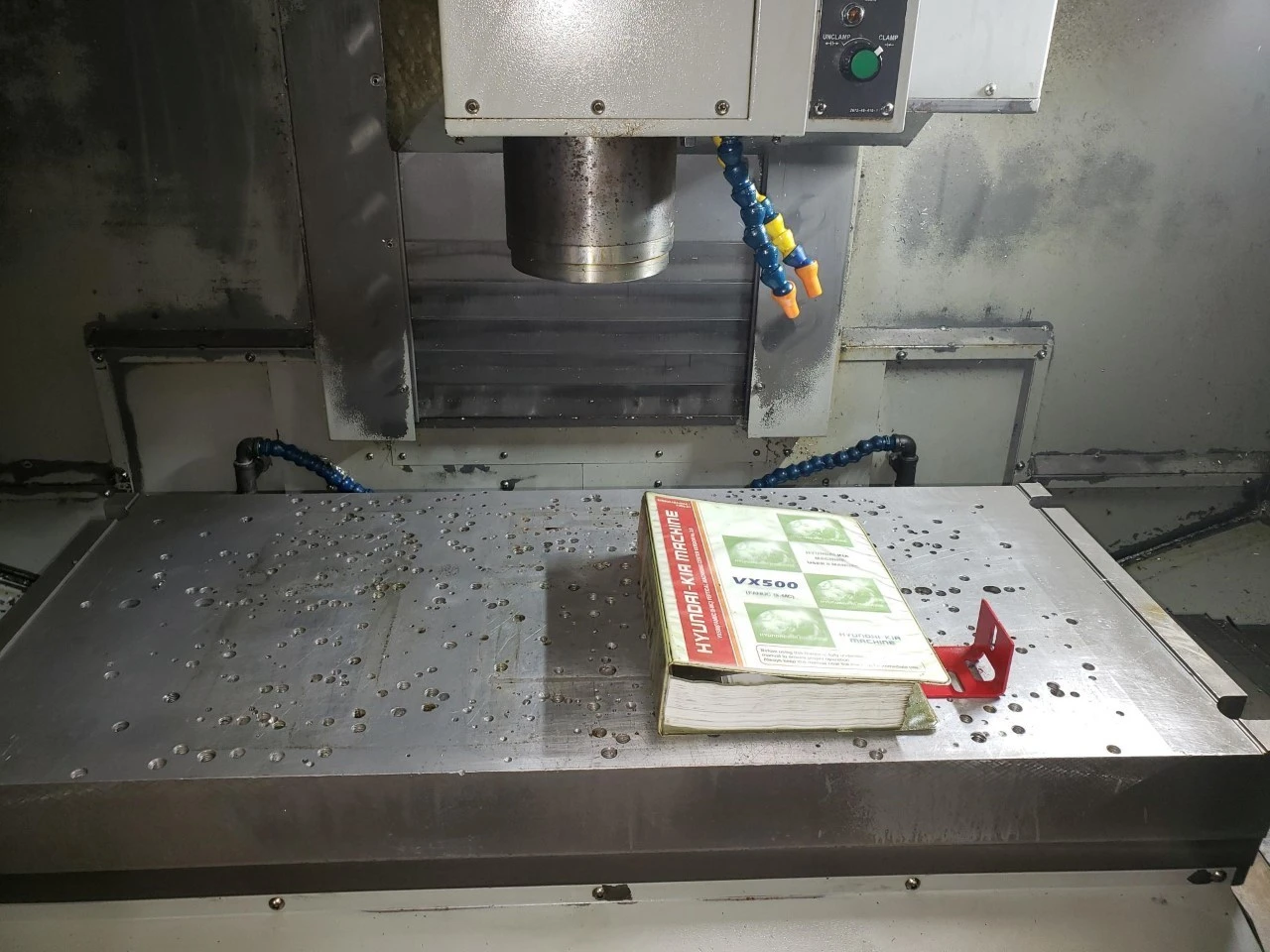Hyundai Wia #VX500, CNC Vertical Machining Center, 41.7" X, 20.1" Y, 25" Z, 47.2" x 19.7" table, 25 HP - Image 4