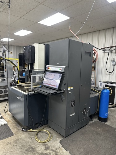 Makino #U32J, CNC Wire Electrical Discharge Machine, 14.6" x 10.6" x 8.7" travels, Hyper I CNC, 24" HD touch - Image 2