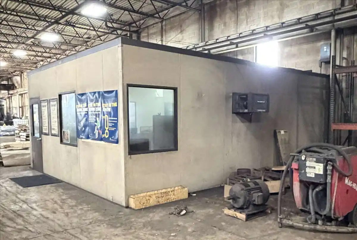 23.7' x 18' Plant office, new air cooled unit - Image 2