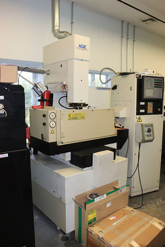 Agie #Mondo-20, CNC ram type Electrical Discharge Machine, Futura II CNC, 40 amp, 11.8" X, 9.8" Y, 9.8" Z - Image 2
