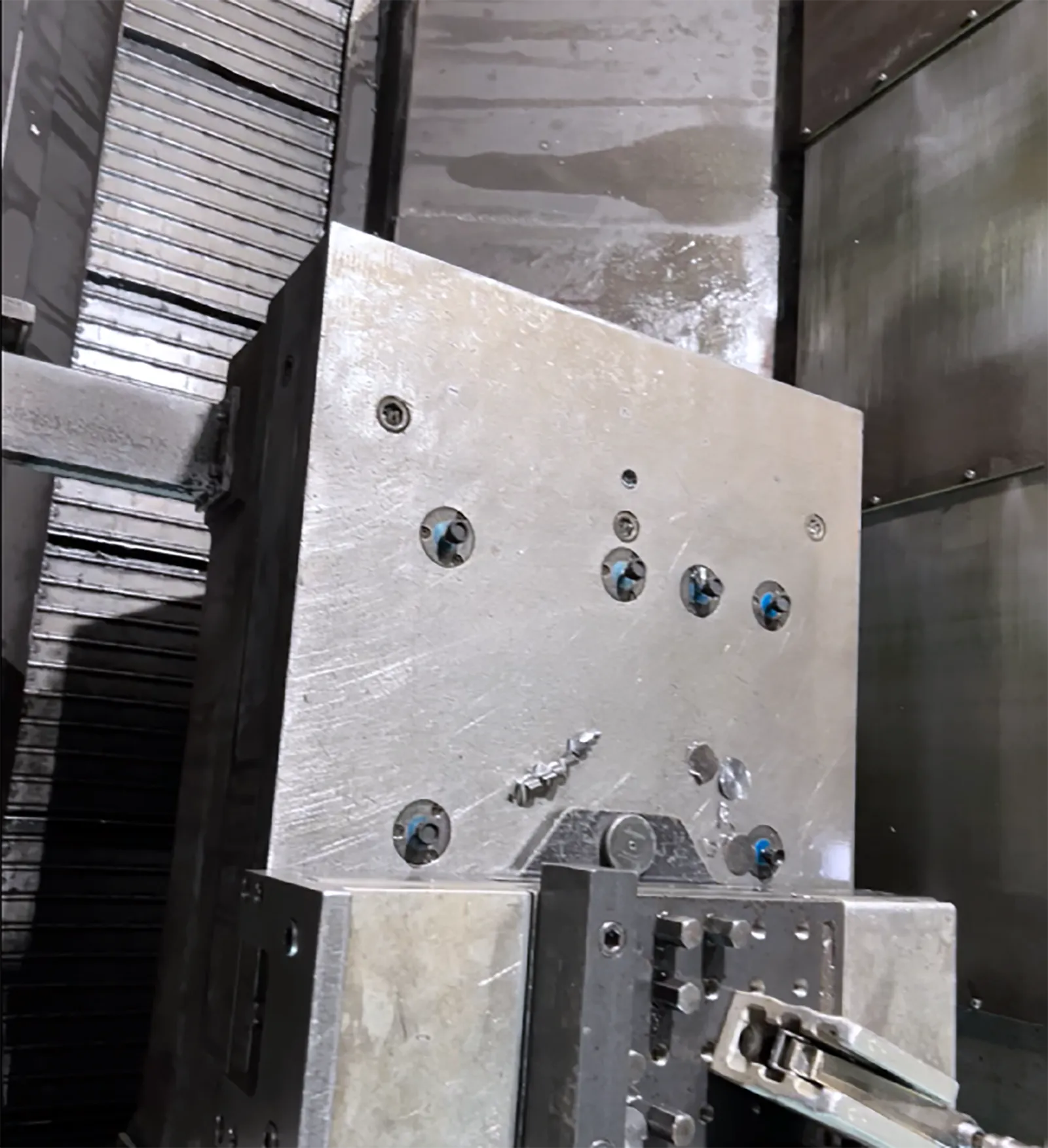 Mazak #VTC-200C, CNC vertical machining center, 24 automatic tool changer, 65.3" X, 20" Y, 20" Z, 10000 RPM - Image 9