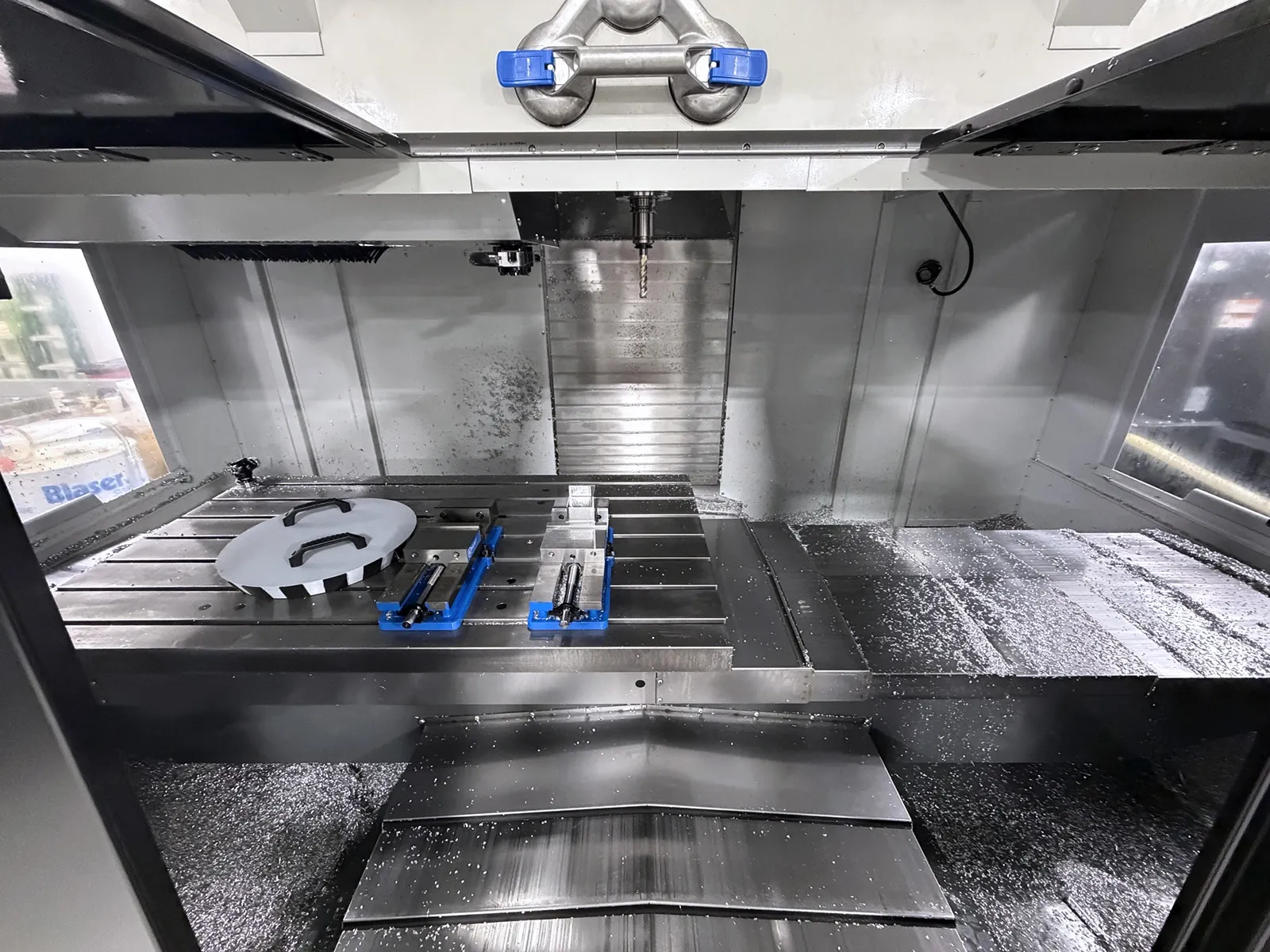 Haas #VF-8/40, CNC vertical machining center, 50+1 automatic tool changer, 64" X, 40" Y, 30" Z, 15000 RPM - Image 5