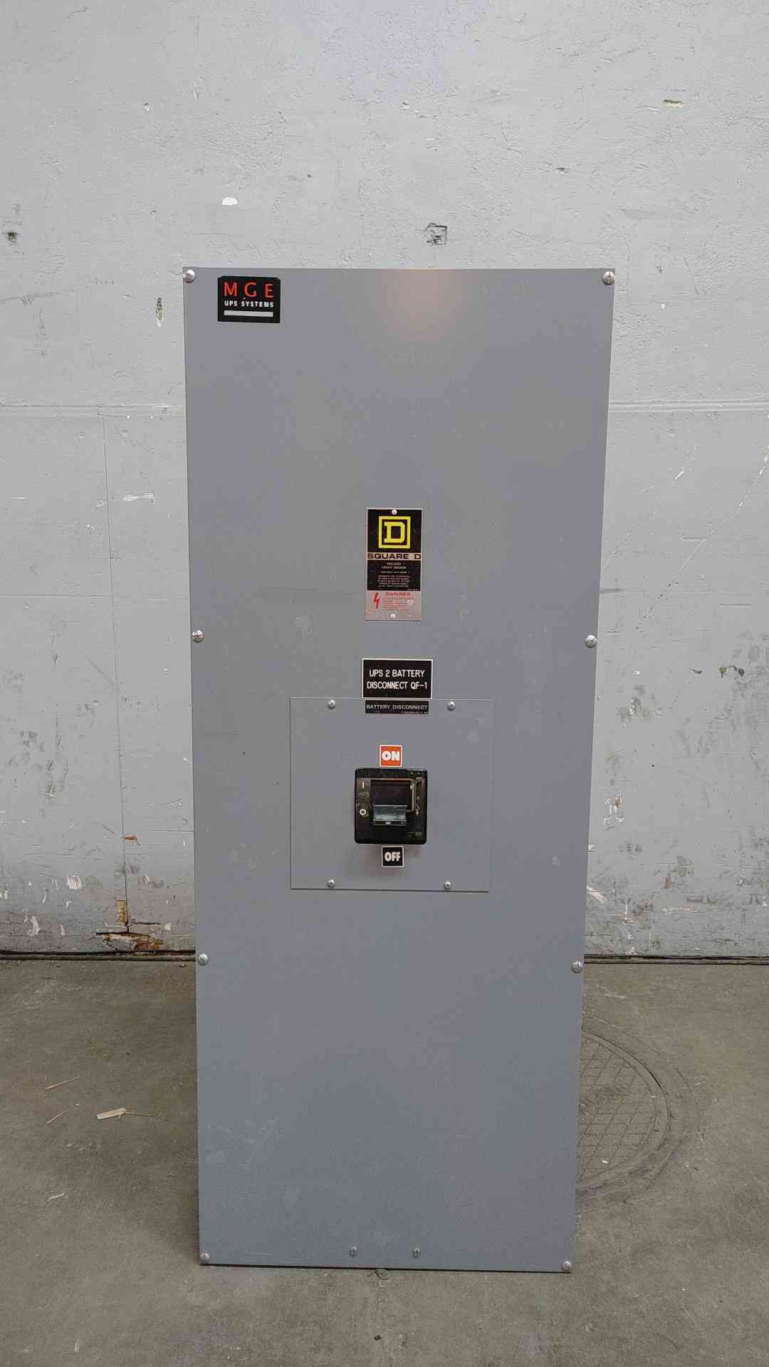 800 Amp. Square D, enclosed circuit breaker, disconnect box - Image 2