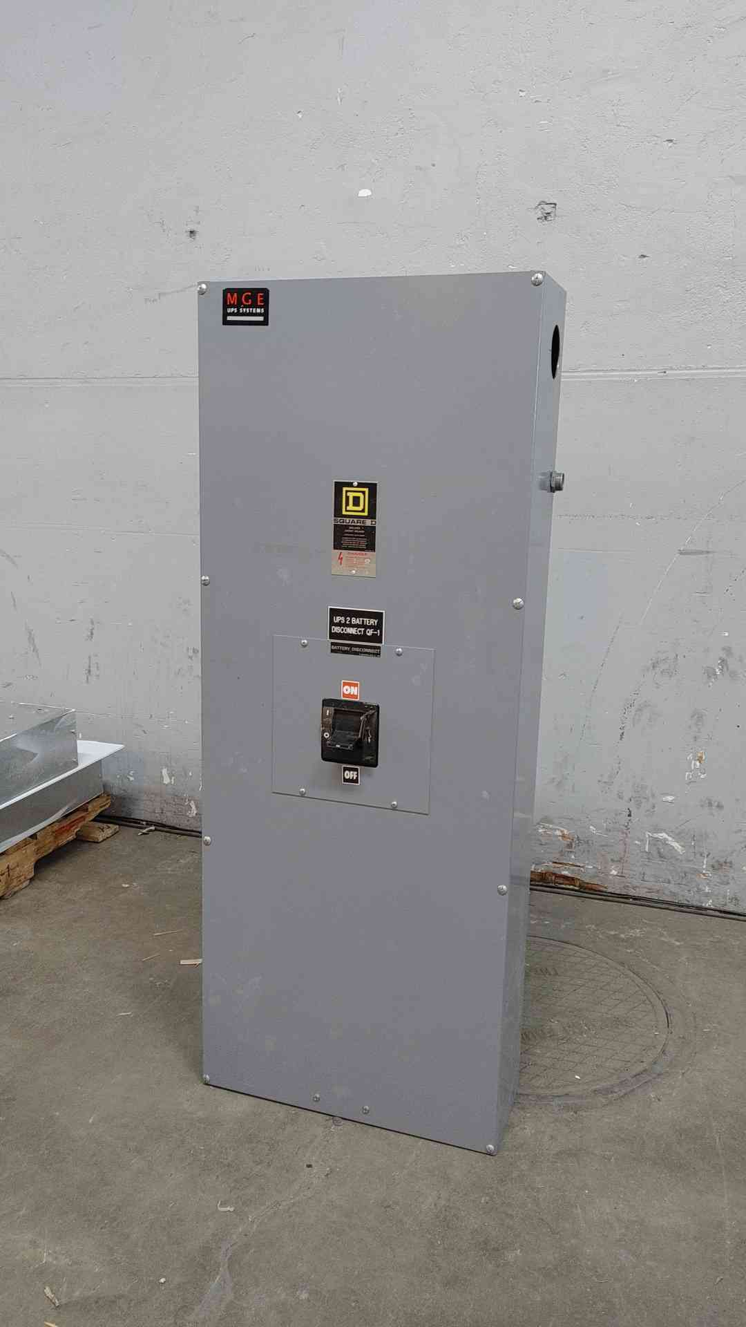 800 Amp. Square D, enclosed circuit breaker, disconnect box - Image 3