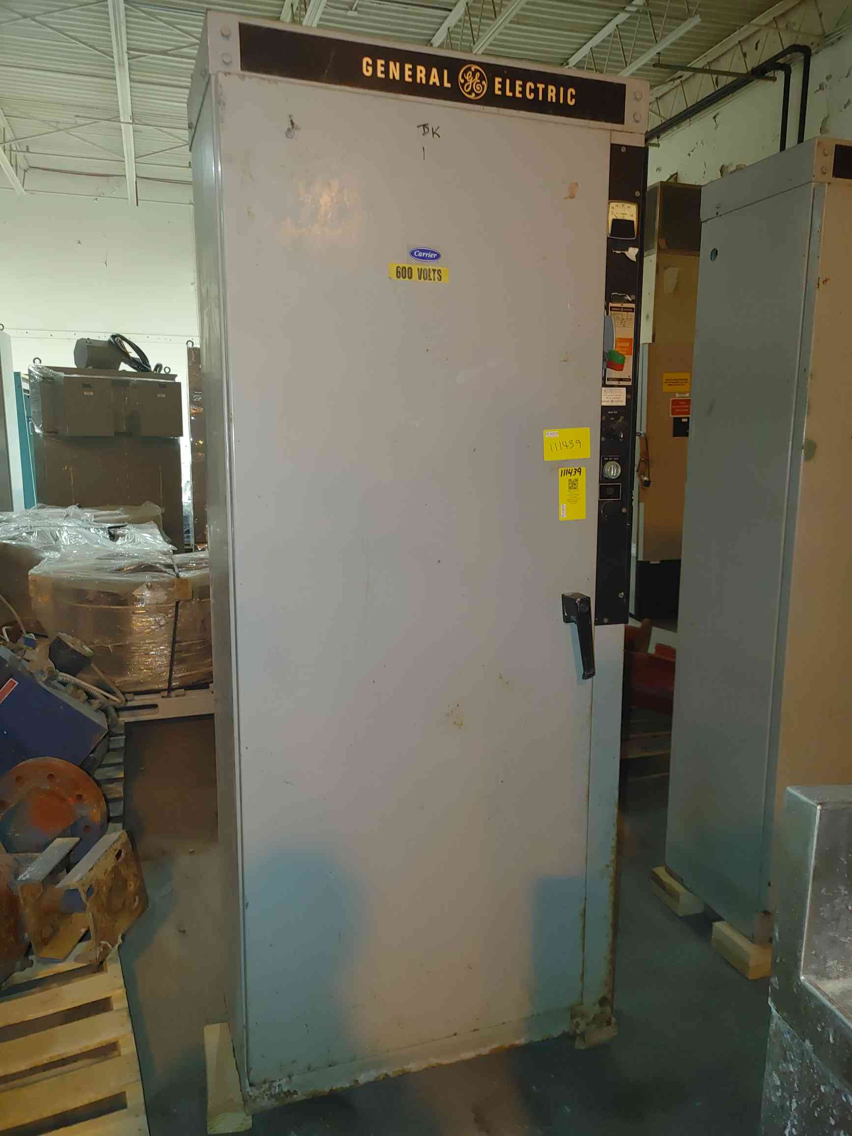 General Electric #232YDJ41F9BCH, automatic compressor control, 460 Volts, 3 phase, 400A breaker (2 available) - Image 1
