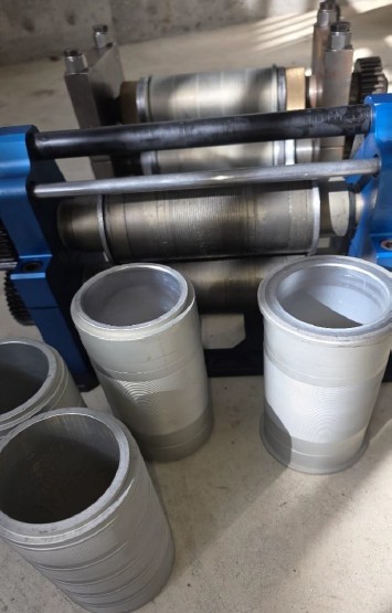 Precision, dual-roller calendaring press, graphite rollers, synchronized geared roller system - Image 4