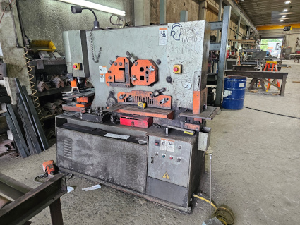 6" x 6" x 1/2" Spartan #IW110D/2, Hydraulic Ironworker, 110 Ton, 3-5/16" stroke, 12" throat, 10 HP, 24" - Image 2