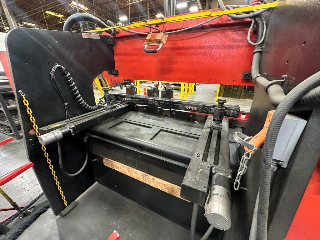 55 Ton, Amada #RG-50, CNC press brake, 6.8'OA, 59.8" between housing, 3.9" stroke, 15.75" throat, 14.57" - Image 4