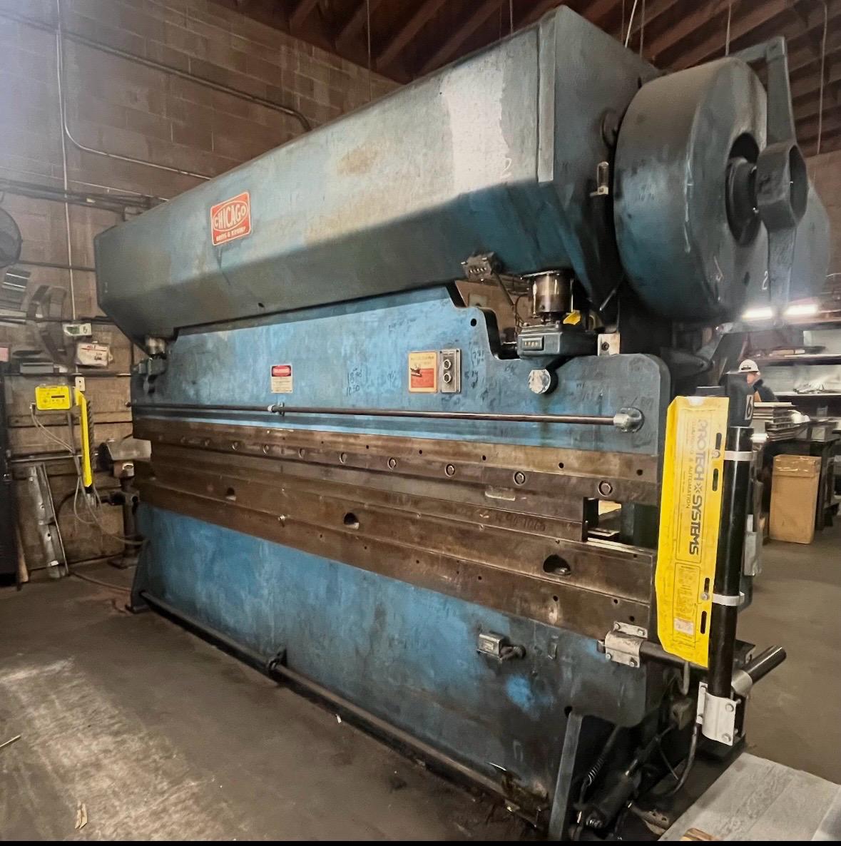 90 Ton, Chicago #1012L, mechanical press brake, 12' overall, 126" between housing, 3" stroke, 8" throat, 12" - Image 1