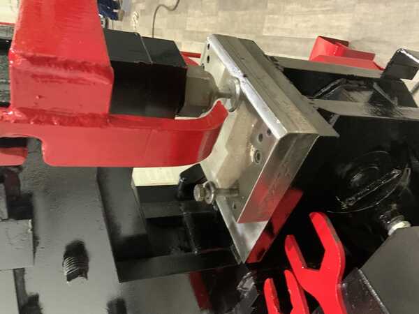 6" x 6" x 1/2" Edwards #Jaw-V, hydraulic ironworker, 115 ton, 12" throat, 7.5 HP, 30 SPM, 2000 - Image 5