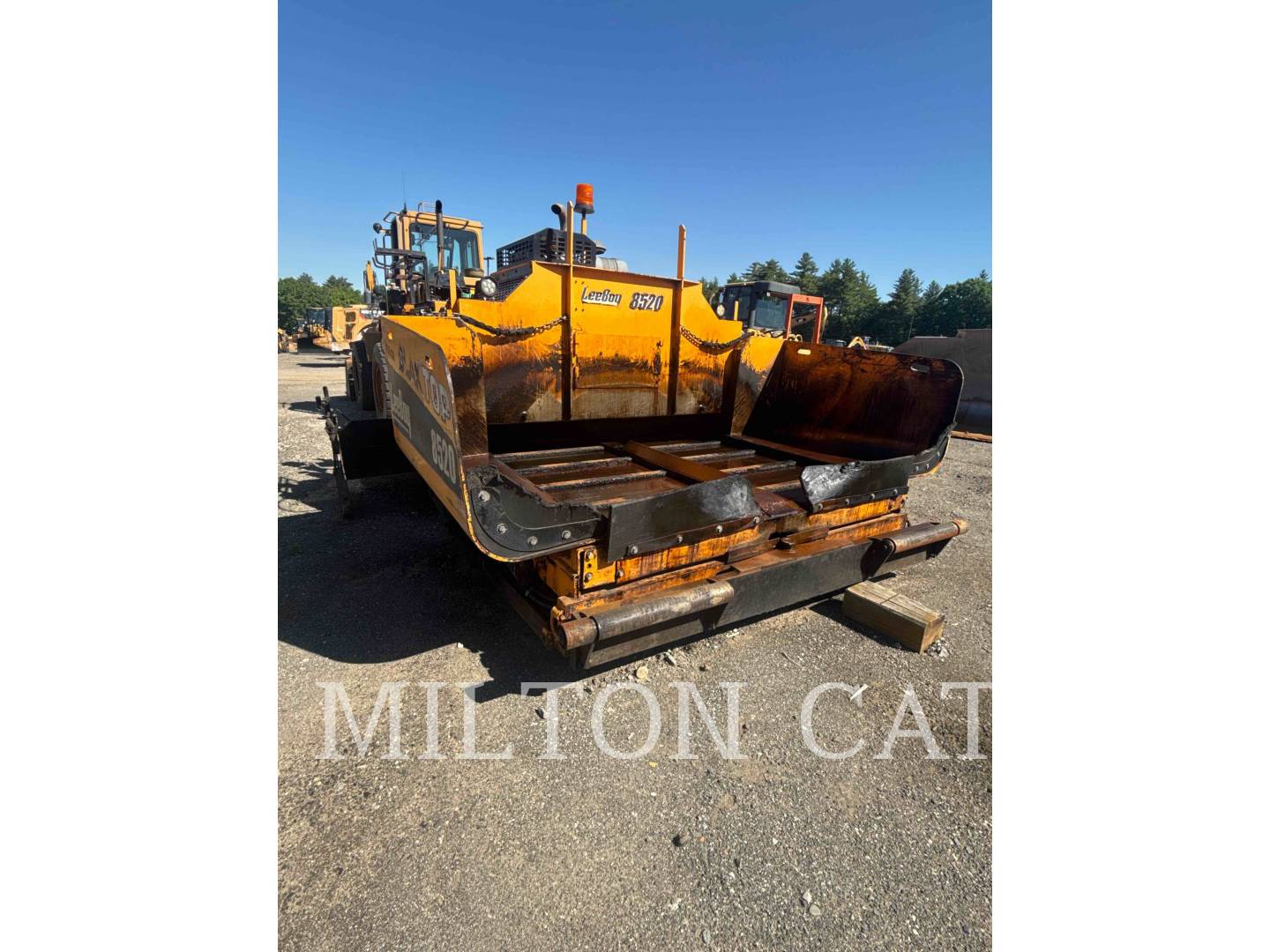 Lee-Boy 8520, Asphalt Paver, 3662 hours, S/N: 174228, 2018 - Image 2