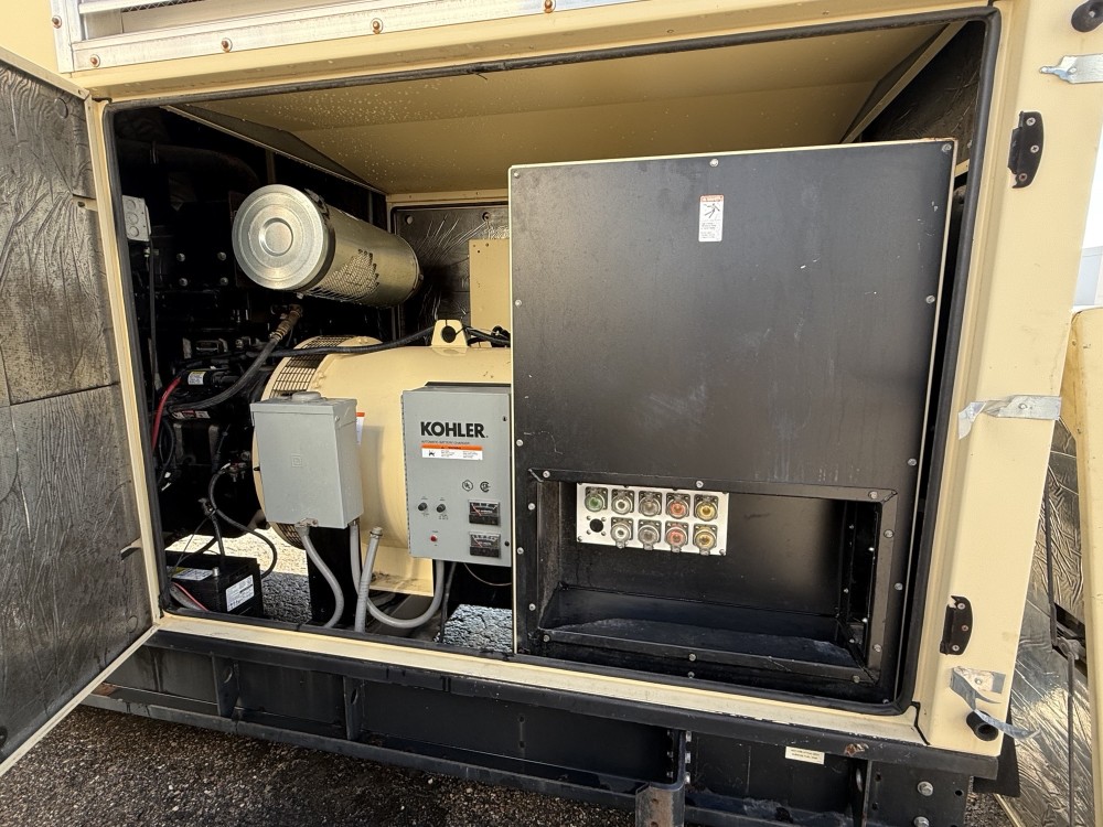 500 KW Kohler #500REOZJB, Generator Set, 480 Volts, Sound Enclosure, 502 hours, 2015 - Image 3