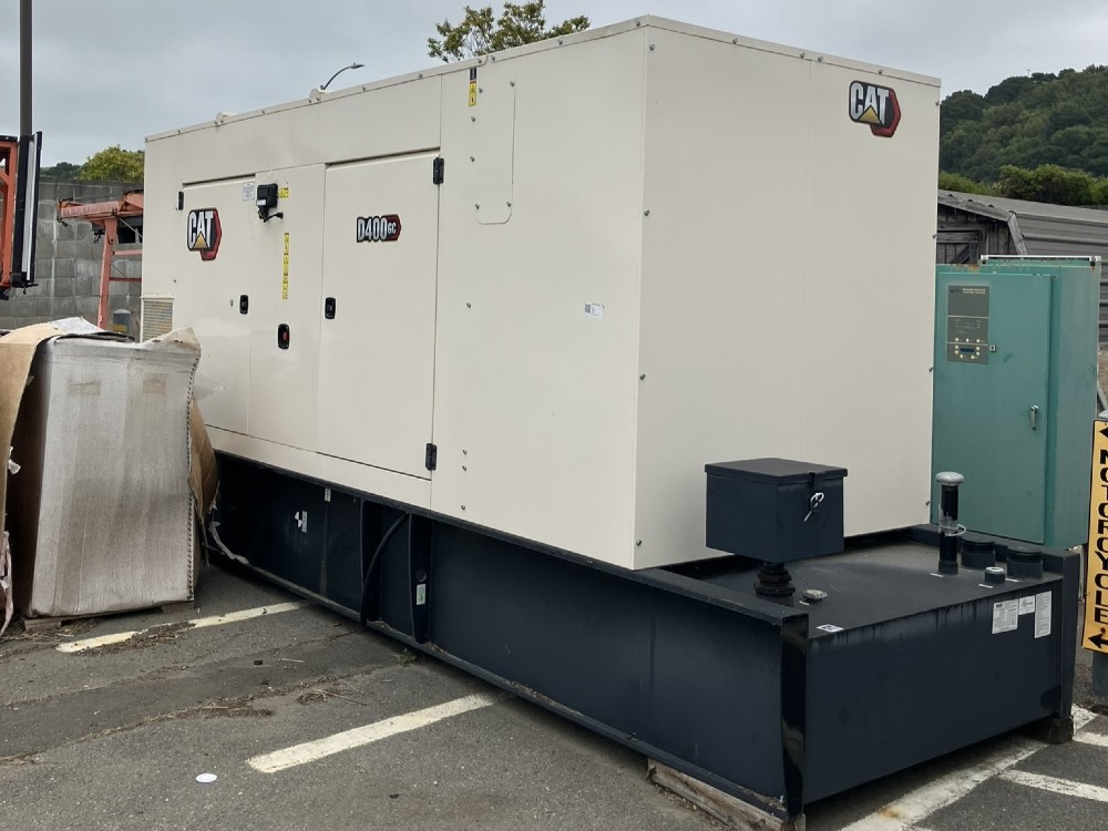 400 kW Caterpillar #D400GC, 480 Volts, Sound Enclosure, Base Fuel Tank, CAT Warranty, surplus/unused, 2022 - Image 1
