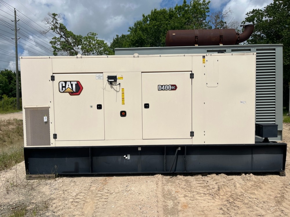 400 kW Caterpillar #D400GC, 480 Volts, Sound Enclosure, Base Fuel Tank, CAT Warranty, surplus/unused, 2022 - Image 1