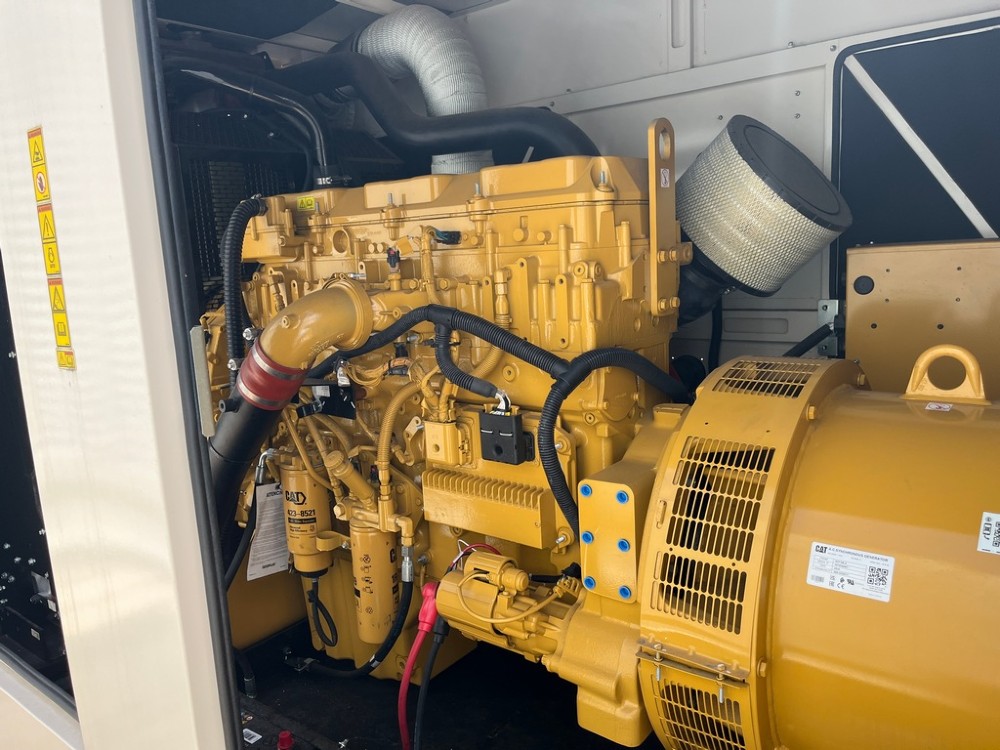 400 kW Caterpillar #D400GC, 480 Volts, Sound Enclosure, Base Fuel Tank, CAT Warranty, surplus/unused, 2022 - Image 5