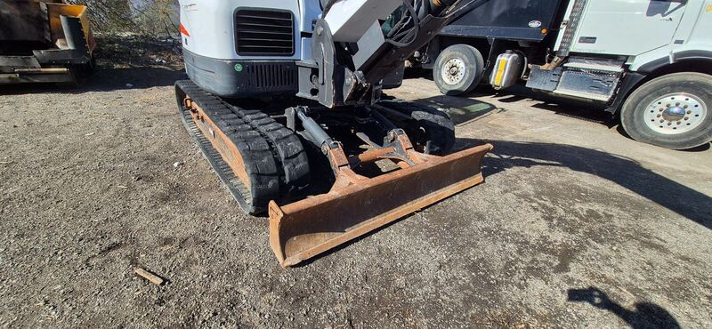 Bobcat #E85, enclosed cab, track mounted, hydraulic excavator, auxiliary plumbing, 2016 - Image 6
